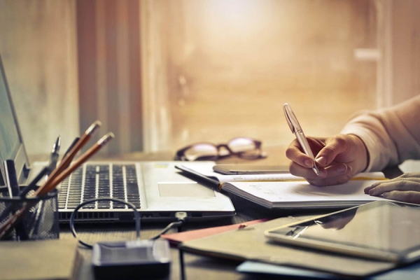 Pandemia przyspiesza rozw&oacute;j aplikacji mobilnych do walki z jej skutkami. Wiele z nich pozwala firmom na wyeliminowanie bezpośredniego kontaktu z klientem